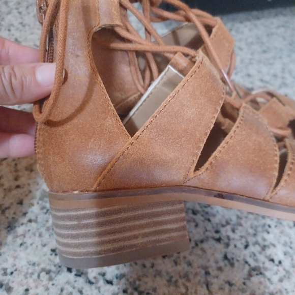 Lucky brand low heel sandals - Picture 6 of 6